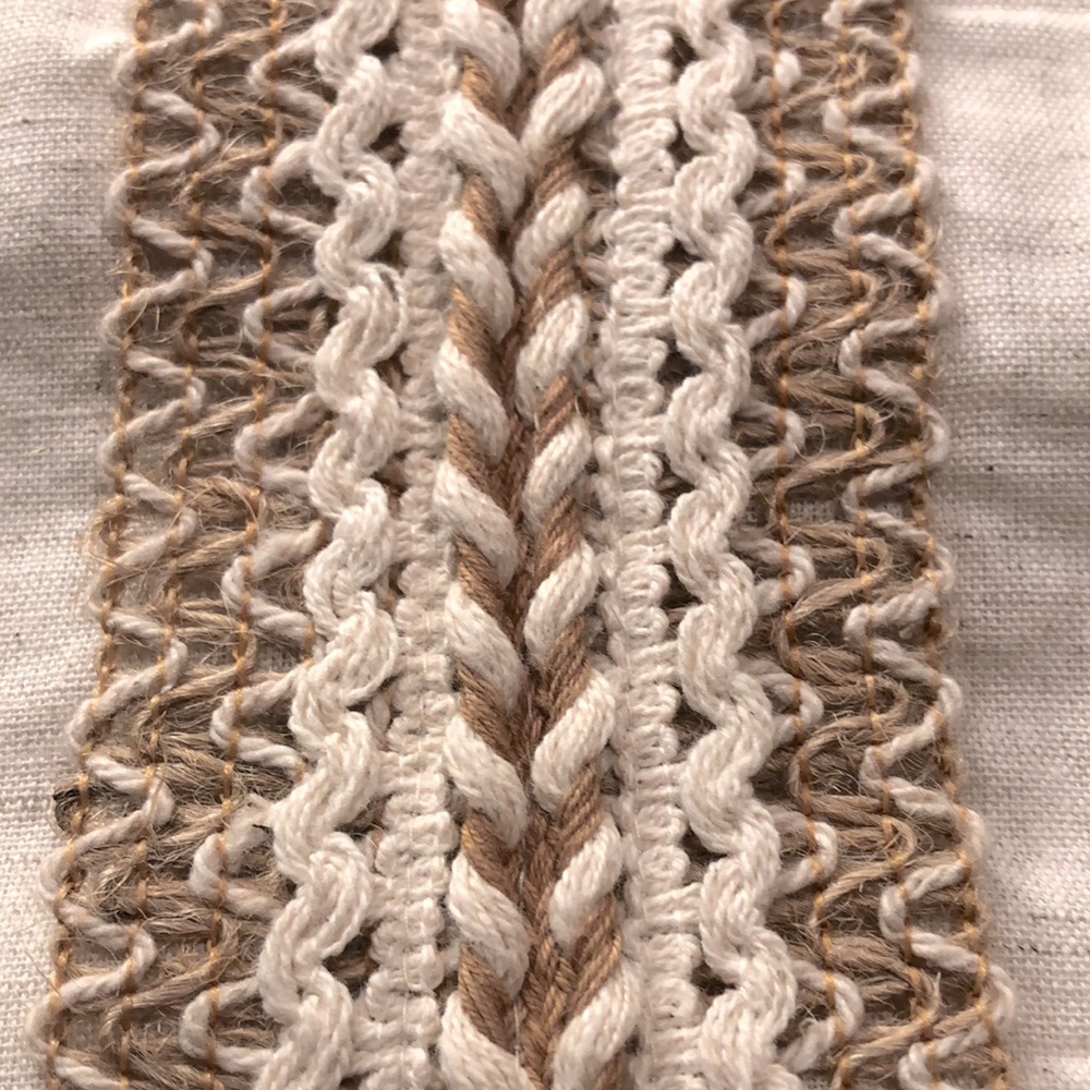 Table Runner - Picture 2 of 6